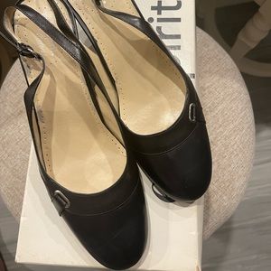 Black small heel Easy spirit shoe